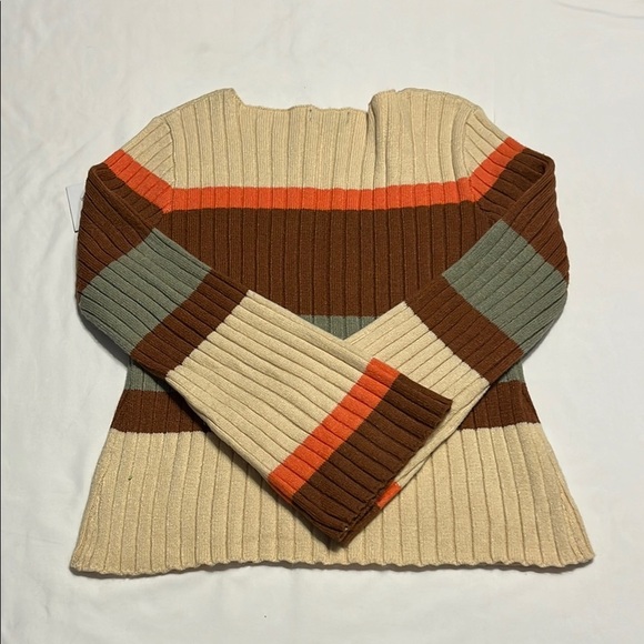 Brown and Orange Crew Neck Sweater with Earthy Tones - Picture 6 of 9